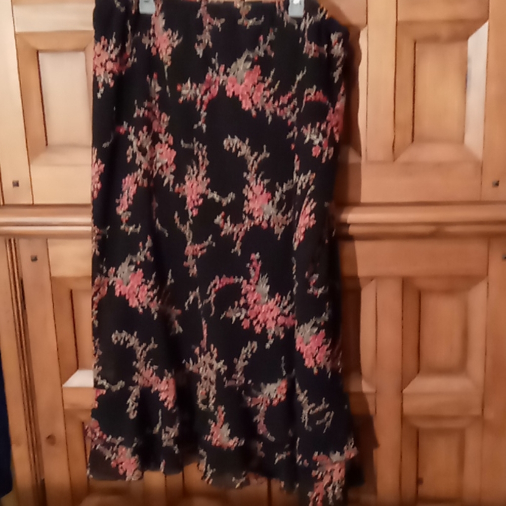 flowing Ladies skirt
